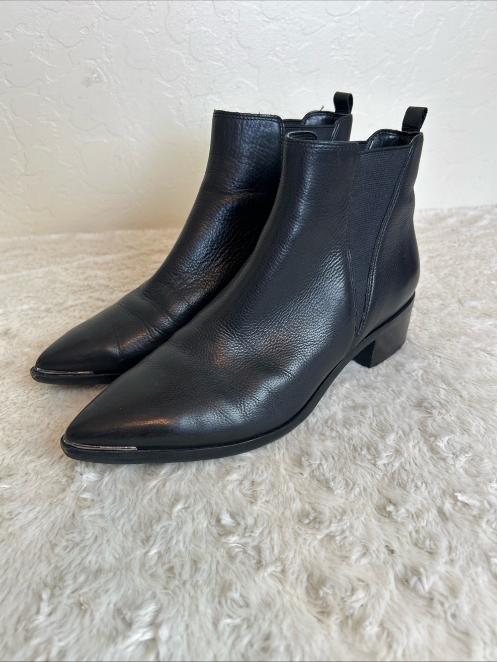 Marc Fisher Yale Pointed Toe Black Leather Chelsea Ankle Bootie Sz 7